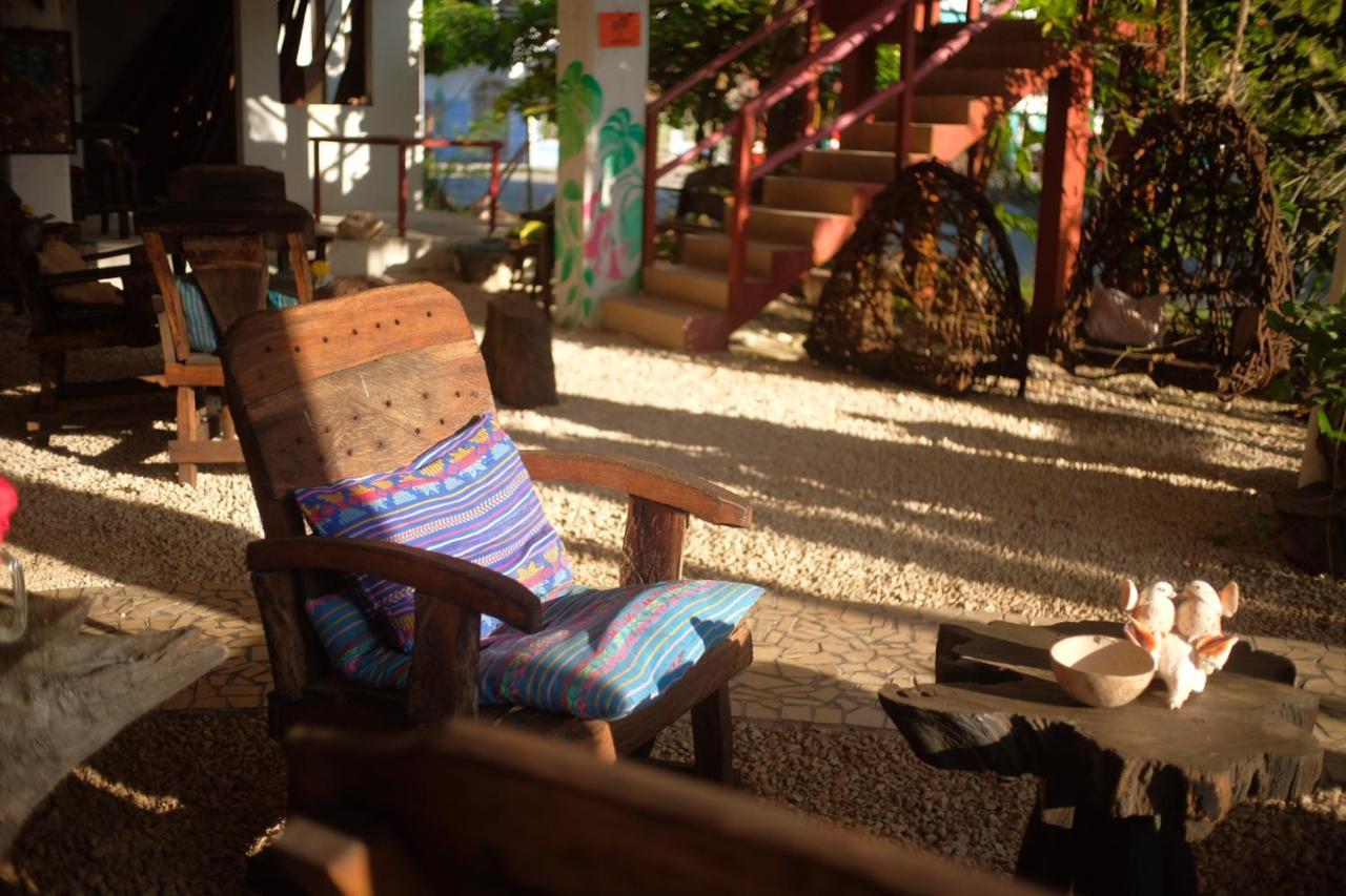 Near Lake Hostal Bacalar Exterior foto